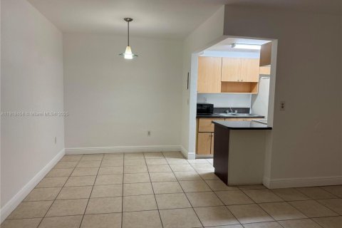 Condominio en alquiler en North Miami Beach, Florida, 1 dormitorio, 49.24 m2 № 2018327 - foto 7