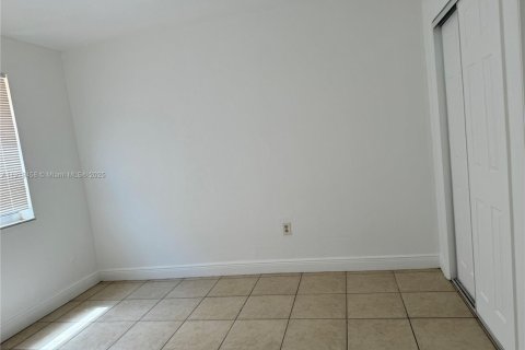 Condominio en alquiler en North Miami Beach, Florida, 1 dormitorio, 49.24 m2 № 2018327 - foto 11