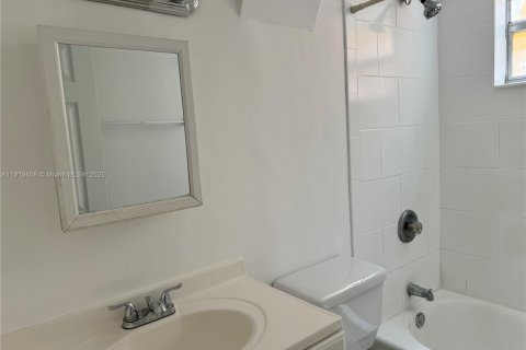 Condominio en alquiler en North Miami Beach, Florida, 1 dormitorio, 49.24 m2 № 2018327 - foto 12