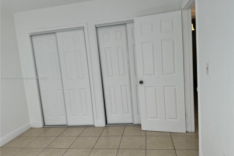 Condominio en alquiler en North Miami Beach, Florida, 1 dormitorio, 49.24 m2 № 2018327 - foto 9