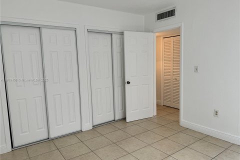 Condominio en alquiler en North Miami Beach, Florida, 1 dormitorio, 49.24 m2 № 2018327 - foto 8