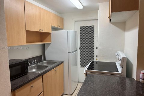 Condominio en alquiler en North Miami Beach, Florida, 1 dormitorio, 49.24 m2 № 2018327 - foto 15