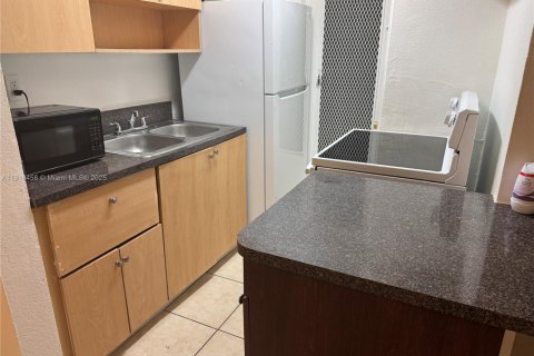Condominio en alquiler en North Miami Beach, Florida, 1 dormitorio, 49.24 m2 № 2018327 - foto 16
