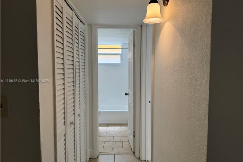 Condominio en alquiler en North Miami Beach, Florida, 1 dormitorio, 49.24 m2 № 2018327 - foto 14