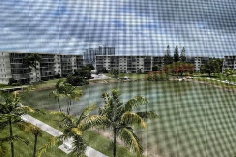 Condominio en venta en Aventura, Florida, 2 dormitorios, 89.65 m2 № 2146186 - foto 26