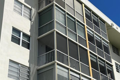 Condominio en venta en Aventura, Florida, 2 dormitorios, 89.65 m2 № 2146186 - foto 29