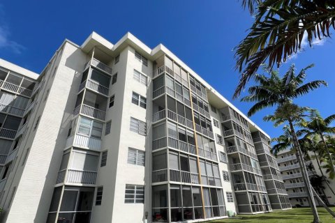 Condominio en venta en Aventura, Florida, 2 dormitorios, 89.65 m2 № 2146186 - foto 30