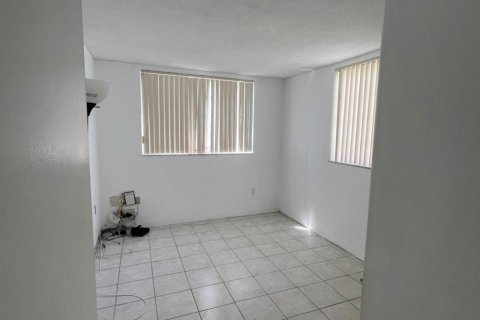 Condominio en venta en Aventura, Florida, 2 dormitorios, 89.65 m2 № 2146186 - foto 9