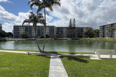 Condominio en venta en Aventura, Florida, 2 dormitorios, 89.65 m2 № 2146186 - foto 28