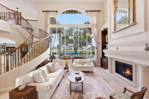 House in Palm Beach Gardens, Florida 5 bedrooms, 494.61 sq.m. № 2146651 - photo 9