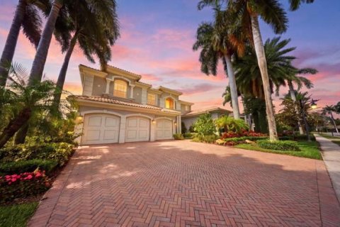 House in Palm Beach Gardens, Florida 5 bedrooms, 494.61 sq.m. № 2146651 - photo 2