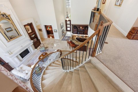 House in Palm Beach Gardens, Florida 5 bedrooms, 494.61 sq.m. № 2146651 - photo 30