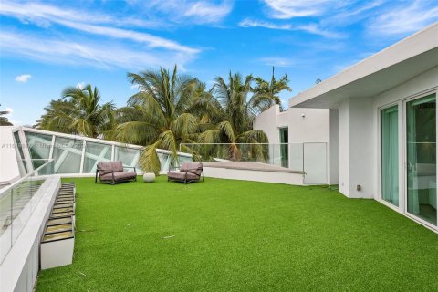 Casa en venta en Golden Beach, Florida, 6 dormitorios, 673.45 m2 № 1703289 - foto 21