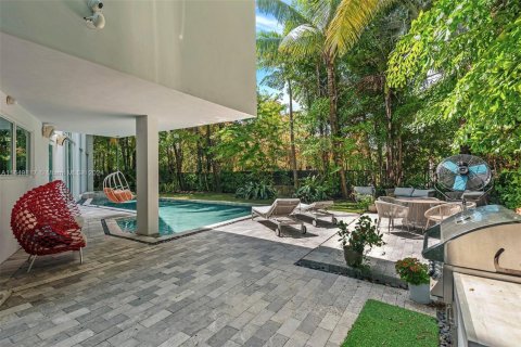 Casa en venta en Golden Beach, Florida, 6 dormitorios, 673.45 m2 № 1703289 - foto 9
