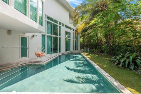 Casa en venta en Golden Beach, Florida, 6 dormitorios, 673.45 m2 № 1703289 - foto 7