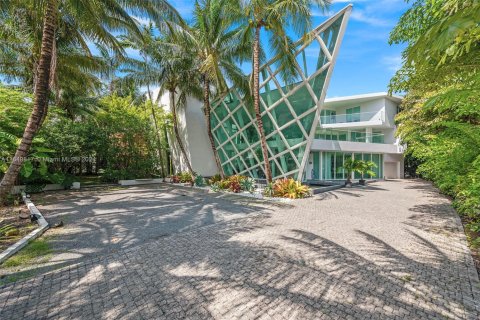 Casa en venta en Golden Beach, Florida, 6 dormitorios, 673.45 m2 № 1703289 - foto 3
