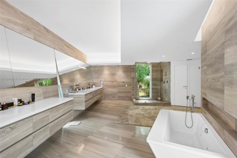 Casa en venta en Golden Beach, Florida, 6 dormitorios, 673.45 m2 № 1703289 - foto 30