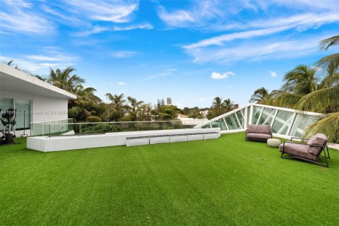 Casa en venta en Golden Beach, Florida, 6 dormitorios, 673.45 m2 № 1703289 - foto 22