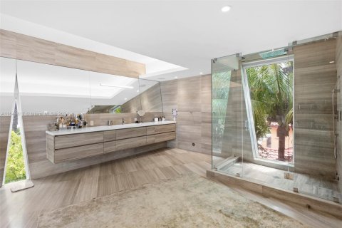 Casa en venta en Golden Beach, Florida, 6 dormitorios, 673.45 m2 № 1703289 - foto 29
