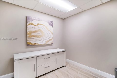 Propiedad comercial en venta en Plantation, Florida № 1705437 - foto 10