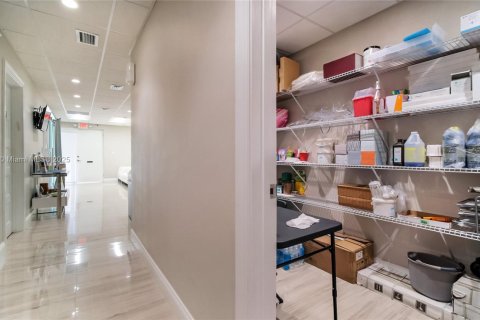 Propiedad comercial en venta en Plantation, Florida № 1705437 - foto 24