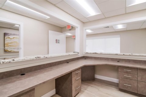 Propiedad comercial en venta en Plantation, Florida № 1705437 - foto 8