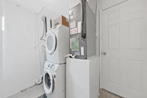 House in Tampa, Florida 3 bedrooms, 92.9 sq.m. № 1805299 - photo 22