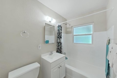 House in Tampa, Florida 3 bedrooms, 92.9 sq.m. № 1805299 - photo 19
