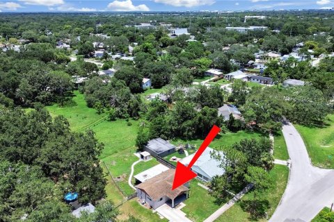 House in Tampa, Florida 3 bedrooms, 92.9 sq.m. № 1805299 - photo 29