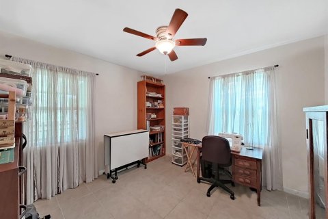House in Tampa, Florida 3 bedrooms, 92.9 sq.m. № 1805299 - photo 20