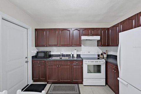 House in Tampa, Florida 3 bedrooms, 92.9 sq.m. № 1805299 - photo 12