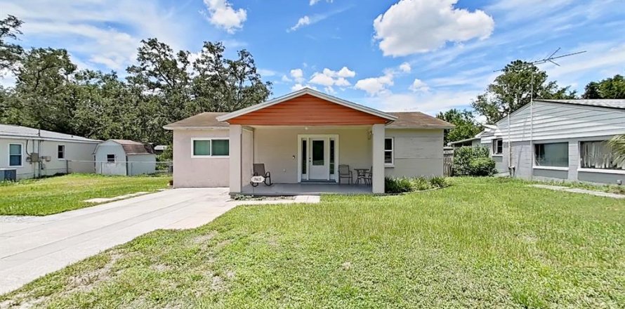 House in Tampa, Florida 3 bedrooms, 92.9 sq.m. № 1805299