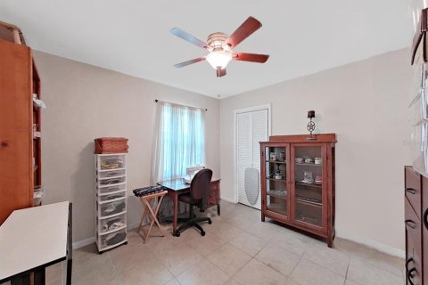 House in Tampa, Florida 3 bedrooms, 92.9 sq.m. № 1805299 - photo 21
