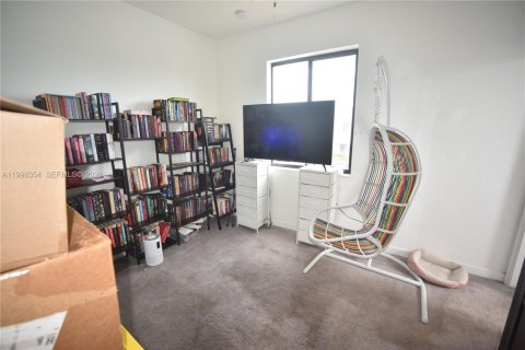 Townhouse in Miami, Florida 3 bedrooms, 122.63 sq.m. № 2060888 - photo 9