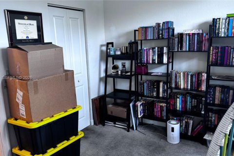 Townhouse in Miami, Florida 3 bedrooms, 122.63 sq.m. № 2060888 - photo 29