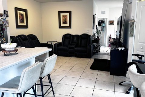 Townhouse in Miami, Florida 3 bedrooms, 122.63 sq.m. № 2060888 - photo 26