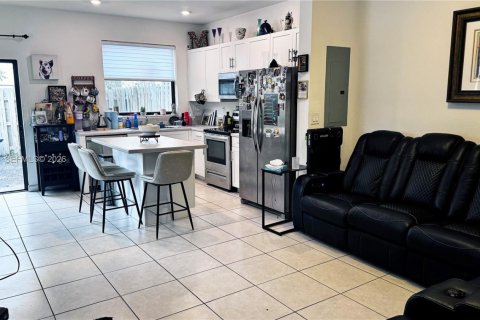 Townhouse in Miami, Florida 3 bedrooms, 122.63 sq.m. № 2060888 - photo 20