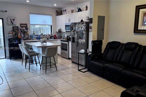 Townhouse in Miami, Florida 3 bedrooms, 122.63 sq.m. № 2060888 - photo 19