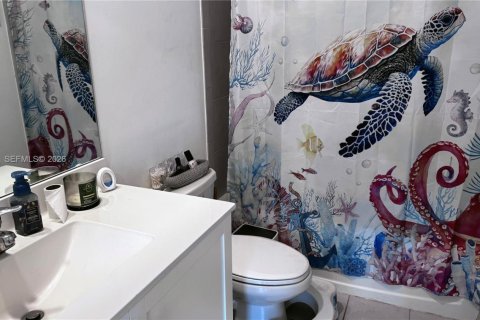 Townhouse in Miami, Florida 3 bedrooms, 122.63 sq.m. № 2060888 - photo 18