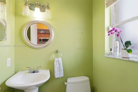 Купить таунхаус в Дания-Бич, Флорида 2 спальни, 95.13м2, № 1995387 - фото 5