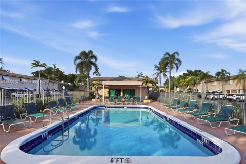 Купить таунхаус в Дания-Бич, Флорида 2 спальни, 95.13м2, № 1995387 - фото 13