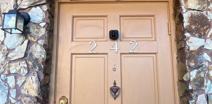 Таунхаус в Дания-Бич, Флорида 2 спальни, 95.13м2 № 1995387