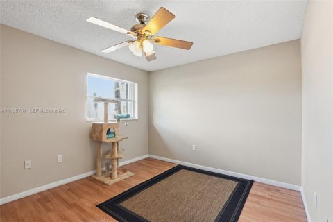 Купить таунхаус в Дания-Бич, Флорида 2 спальни, 95.13м2, № 1995387 - фото 6