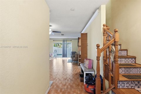 Купить таунхаус в Дания-Бич, Флорида 2 спальни, 95.13м2, № 1995387 - фото 3