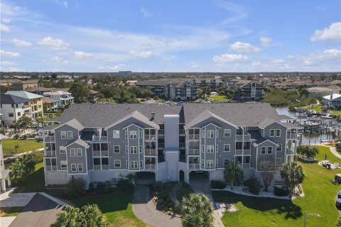 Condominio en venta en New Port Richey, Florida, 1 dormitorio, 63.17 m2 № 1536677 - foto 1