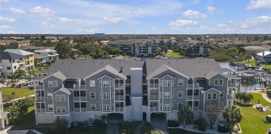 Condominio en New Port Richey, Florida, 1 dormitorio  № 1536677