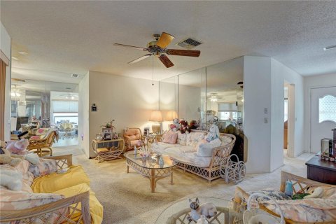 Casa en venta en New Port Richey, Florida, 2 dormitorios, 114.27 m2 № 1833344 - foto 22