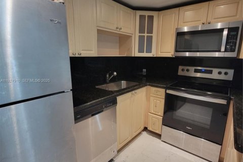 Снять в аренду квартиру в Дорал, Флорида 2 спальни, 96.25м2, № 1988151 - фото 9