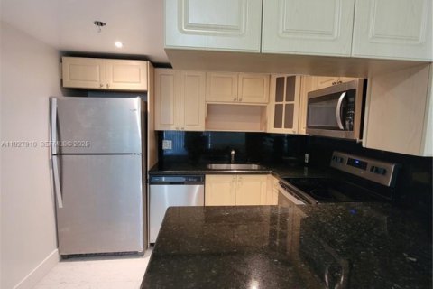 Снять в аренду квартиру в Дорал, Флорида 2 спальни, 96.25м2, № 1988151 - фото 8