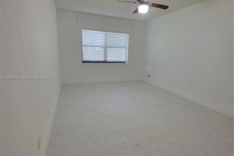 Снять в аренду квартиру в Дорал, Флорида 2 спальни, 96.25м2, № 1988151 - фото 15